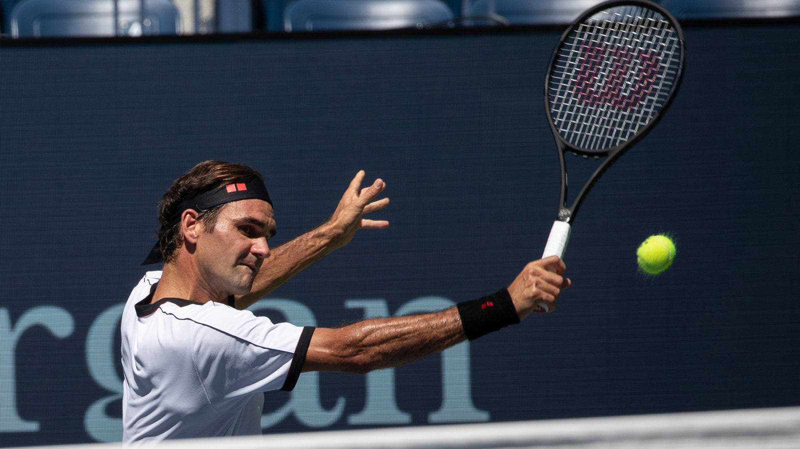 From Beginner to Pro: Utilizing a Tennis Ball Machine to Perfect Your Backhand